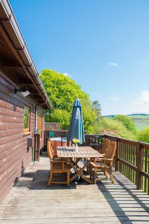 Douglas Fir Lodge With Hot Tub Near Cupar Fife Luthrie Exterior foto
