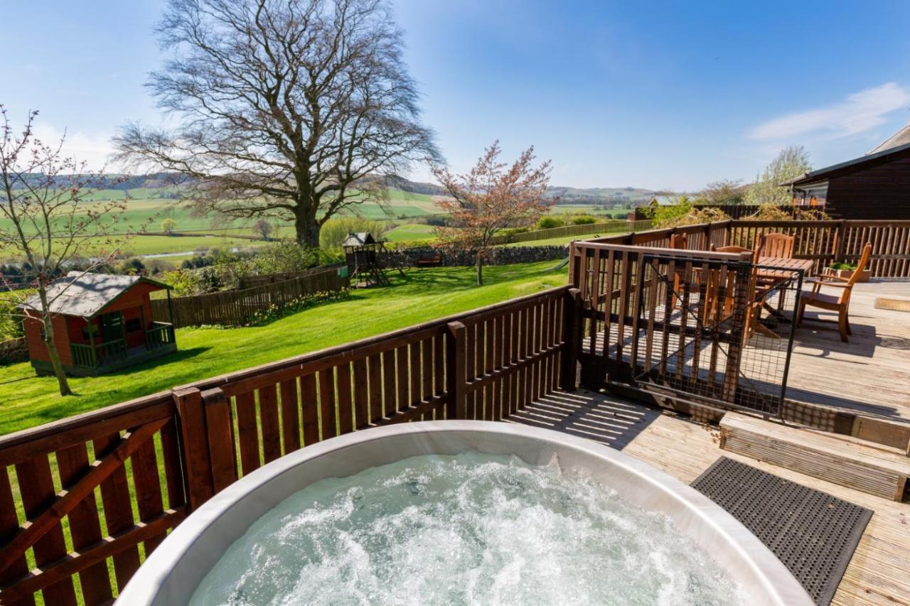 Douglas Fir Lodge With Hot Tub Near Cupar Fife Luthrie Exterior foto