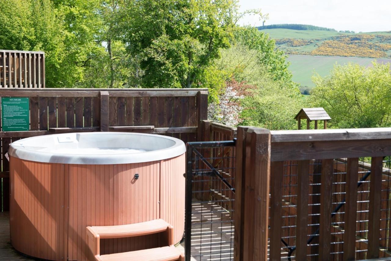 Douglas Fir Lodge With Hot Tub Near Cupar Fife Luthrie Exterior foto